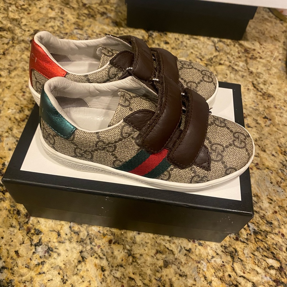 Gucci sneakers size 24/8